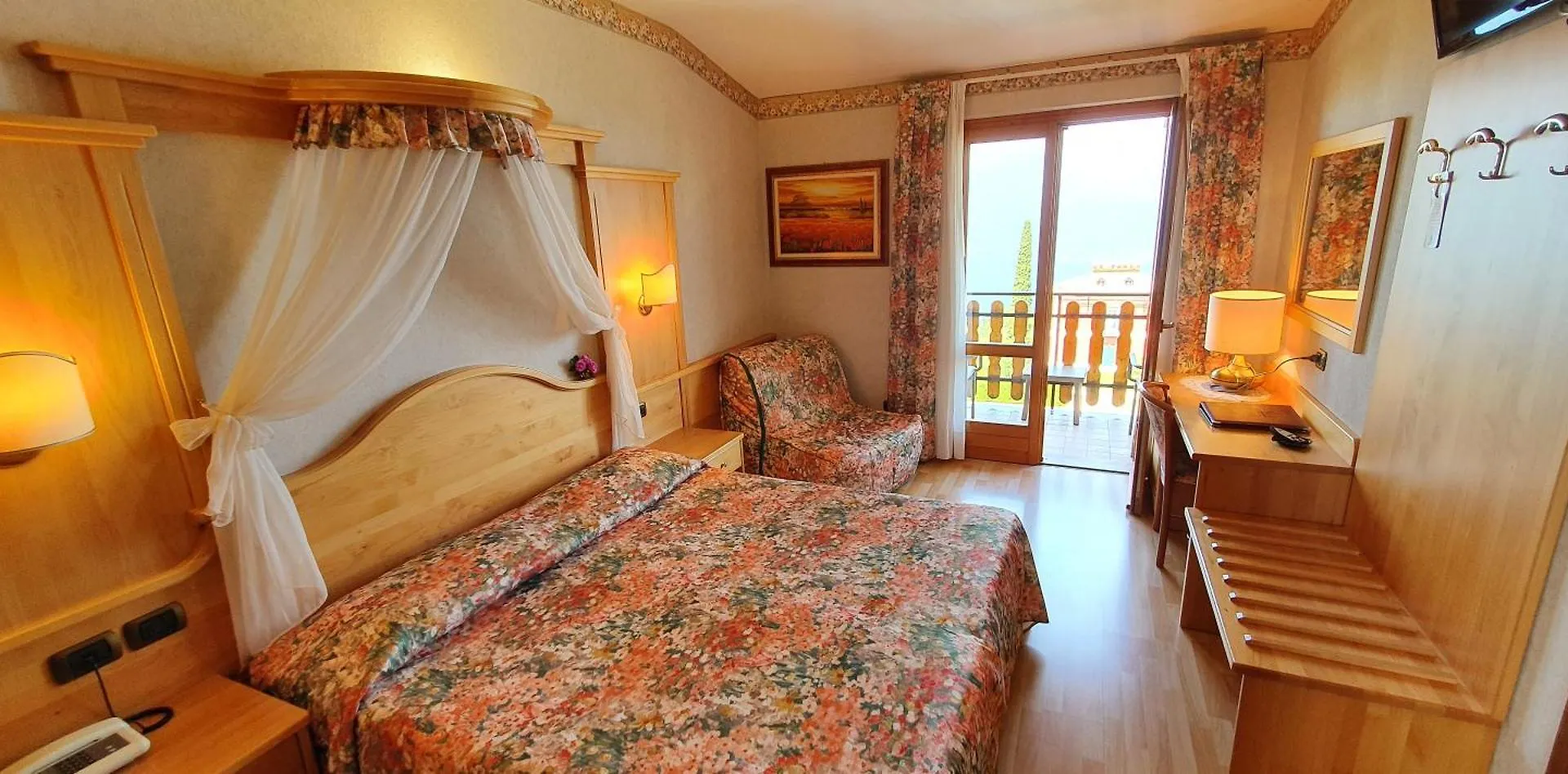 Hotel Diana San Zeno di Montagna 4*,